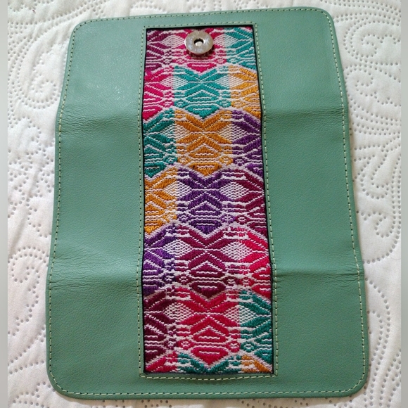 Handcrafted Leather Wallet - Picture 4 of 4